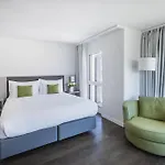 Hotel Base