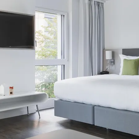Base Hotell 4*