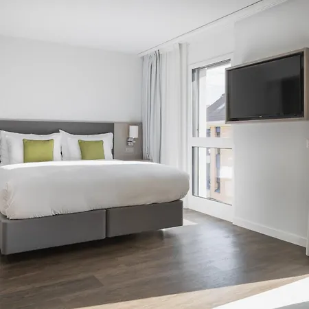 Base Hotel 4*
