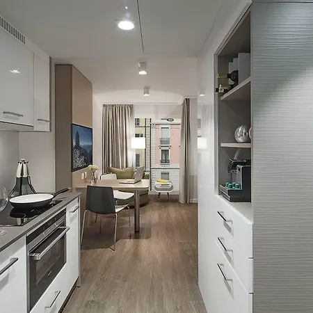 Base فندق نيون